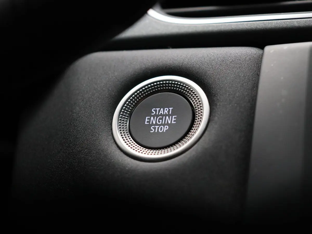 1.6 E-Tech full hybrid 145 techno | Adaptive cruise control | Achteruitrij camera | Climate control | Lichtmetalen velgen 18'' |