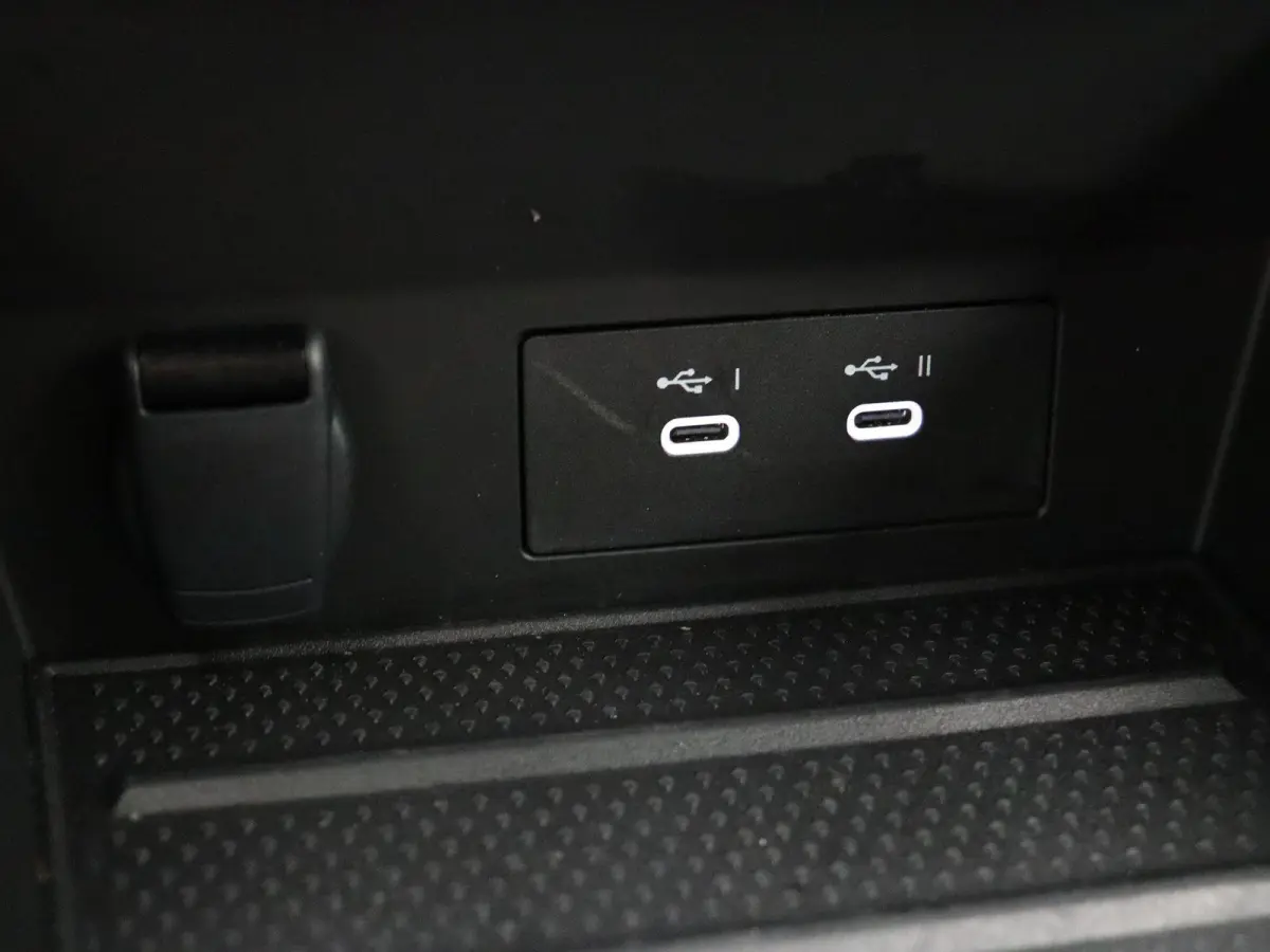 1.6 E-Tech full hybrid 145 techno | Adaptive cruise control | Achteruitrij camera | Climate control | Lichtmetalen velgen 18'' |
