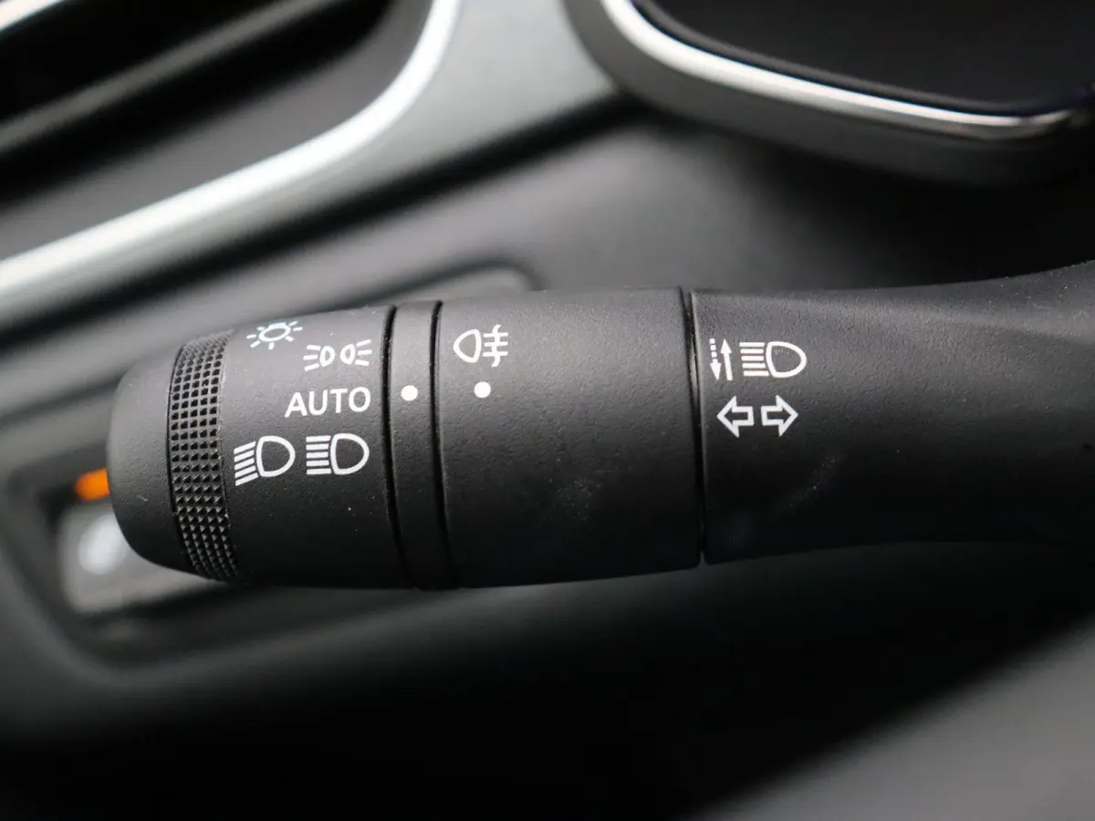 1.6 E-Tech full hybrid 145 techno | Adaptive cruise control | Achteruitrij camera | Climate control | Lichtmetalen velgen 18'' |