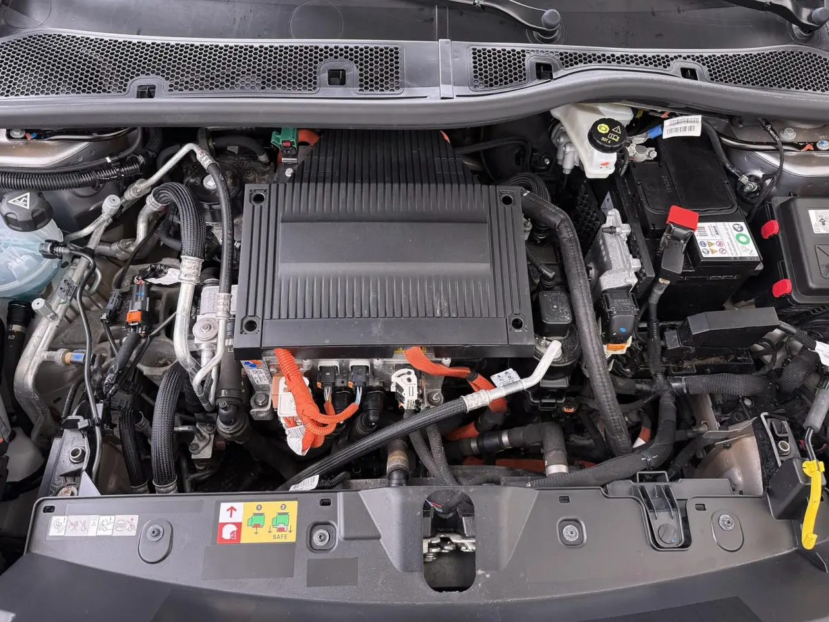 Active Pack 50kWh | 1ste eigenaar | ACCU 90% | Parkeersensoren | Stoelverwarming | Navigatie | Climate | AUTOMAAT