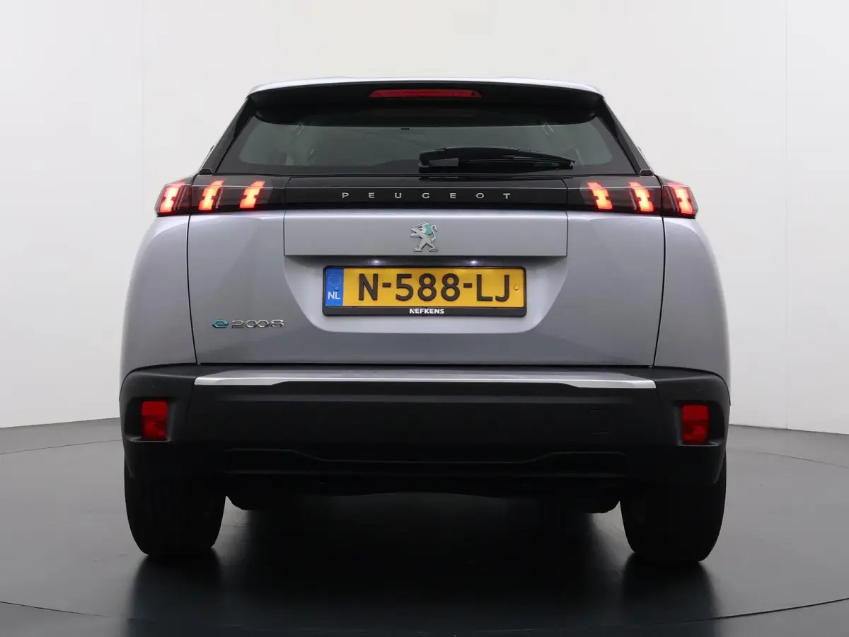 Active Pack 50kWh | 1ste eigenaar | ACCU 90% | Parkeersensoren | Stoelverwarming | Navigatie | Climate | AUTOMAAT