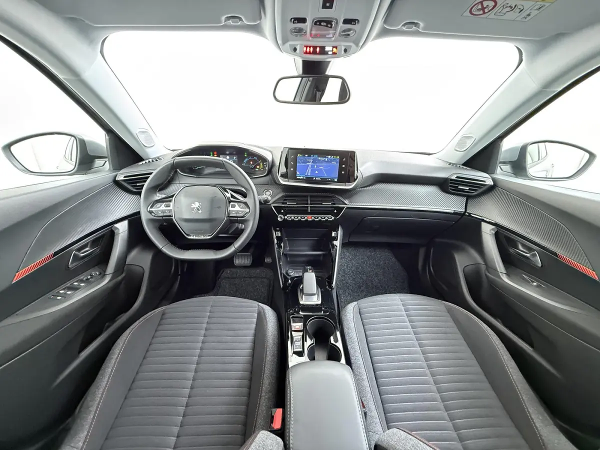 Active Pack 50kWh | 1ste eigenaar | ACCU 90% | Parkeersensoren | Stoelverwarming | Navigatie | Climate | AUTOMAAT