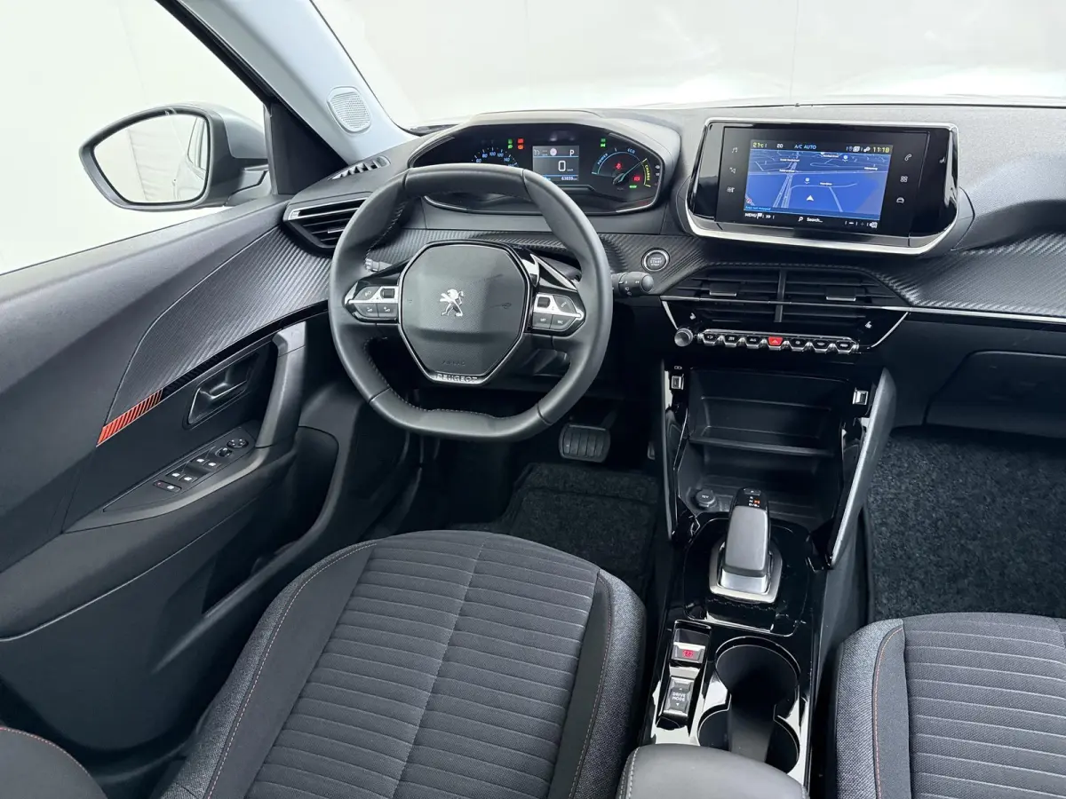 Active Pack 50kWh | 1ste eigenaar | ACCU 90% | Parkeersensoren | Stoelverwarming | Navigatie | Climate | AUTOMAAT