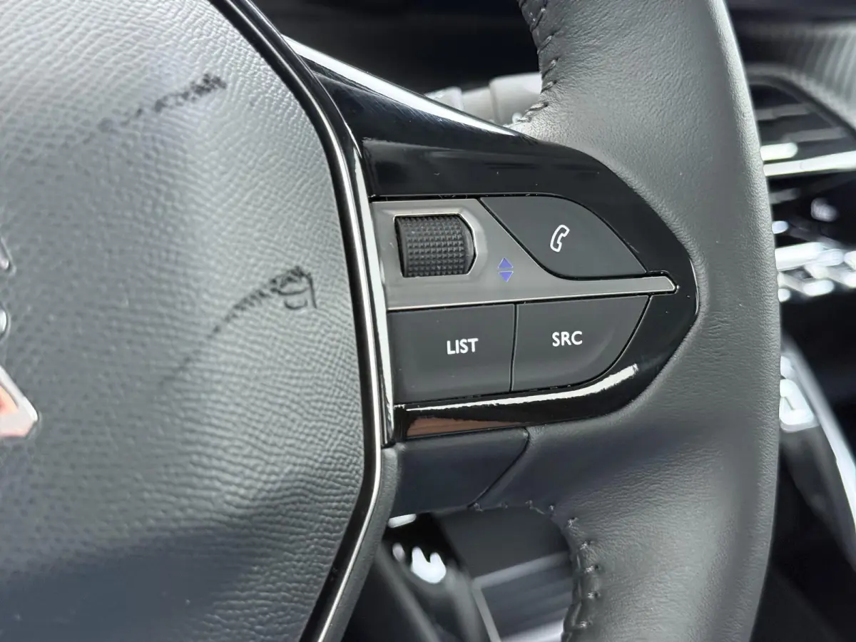 Active Pack 50kWh | 1ste eigenaar | ACCU 90% | Parkeersensoren | Stoelverwarming | Navigatie | Climate | AUTOMAAT
