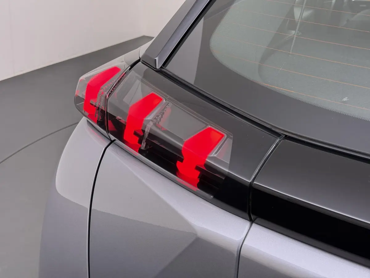 Active Pack 50kWh | 1ste eigenaar | ACCU 90% | Parkeersensoren | Stoelverwarming | Navigatie | Climate | AUTOMAAT