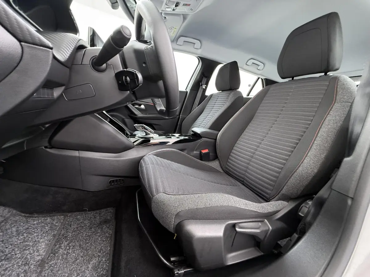 Active Pack 50kWh | 1ste eigenaar | ACCU 90% | Parkeersensoren | Stoelverwarming | Navigatie | Climate | AUTOMAAT
