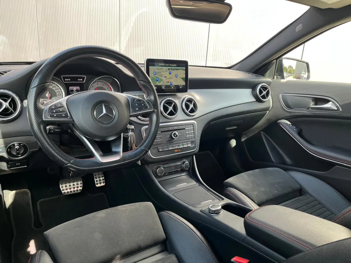 180 Prestige AMG Automaat | Adaptive Cruise Control | Climate Control | Stoelverwarming | Xenon |