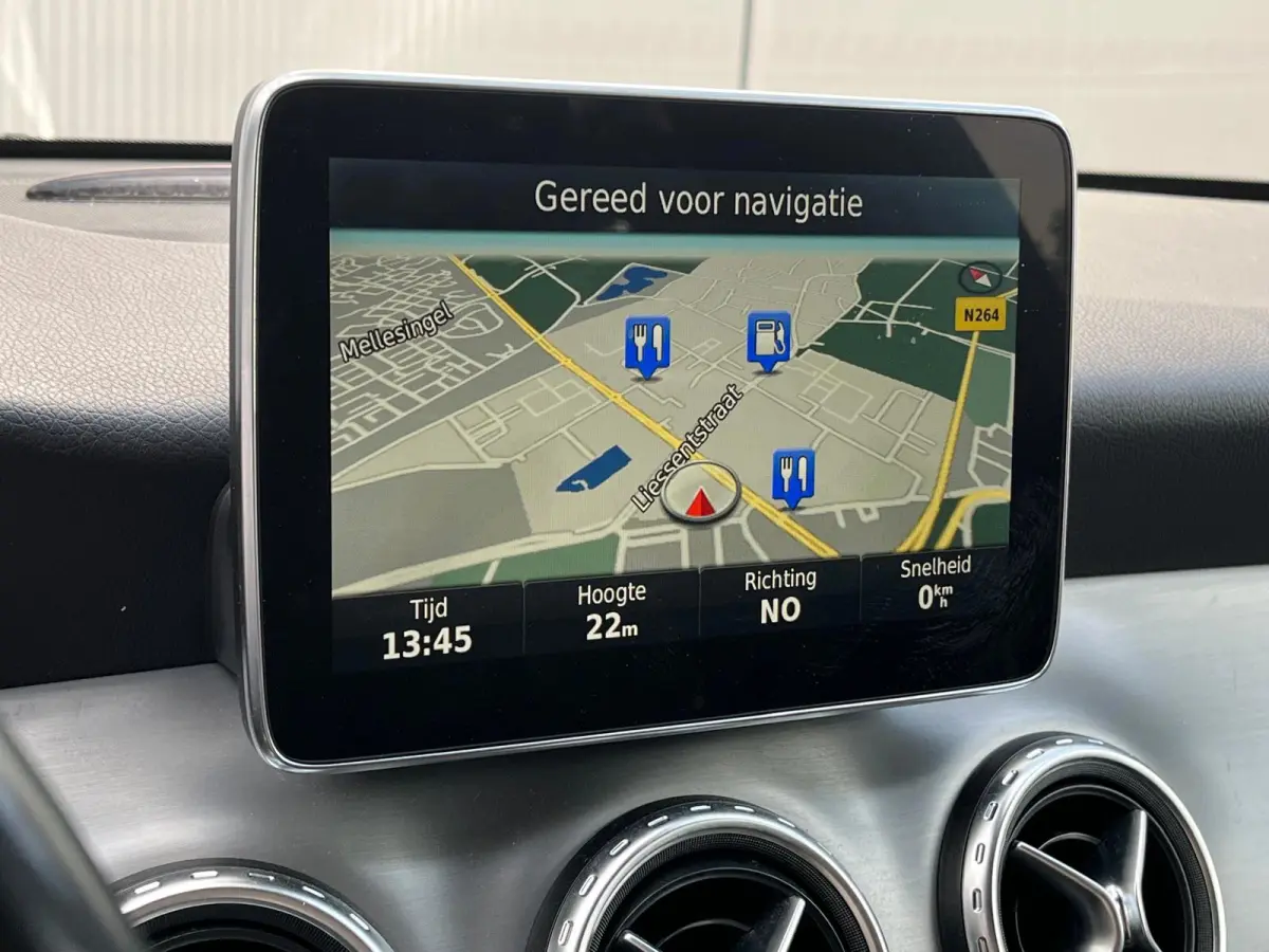 180 Prestige AMG Automaat | Adaptive Cruise Control | Climate Control | Stoelverwarming | Xenon |