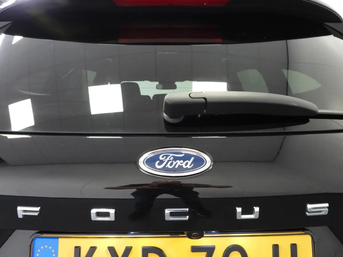 1.0 EcoBoost Hybrid ST Line NAVI/CAMERA/ADAPT.CRUISE/LED/17"LMV!