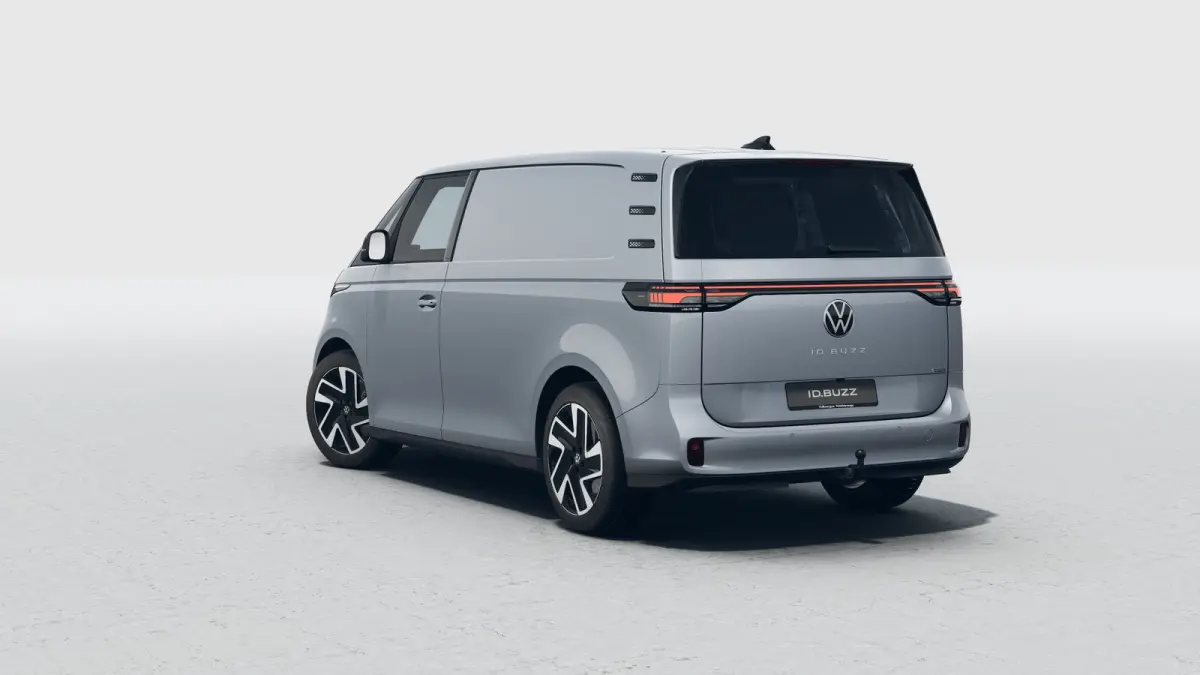 Bulli Limited Edition 79 kWh 4MOTION | €7000,- korting ! | Achteruitrijcamera | Trekhaak | Carplay | Voorstoelen verwarmd | Cruise Control adaptief | 20" Lichtmetalen Velgen | Metaalkleur 