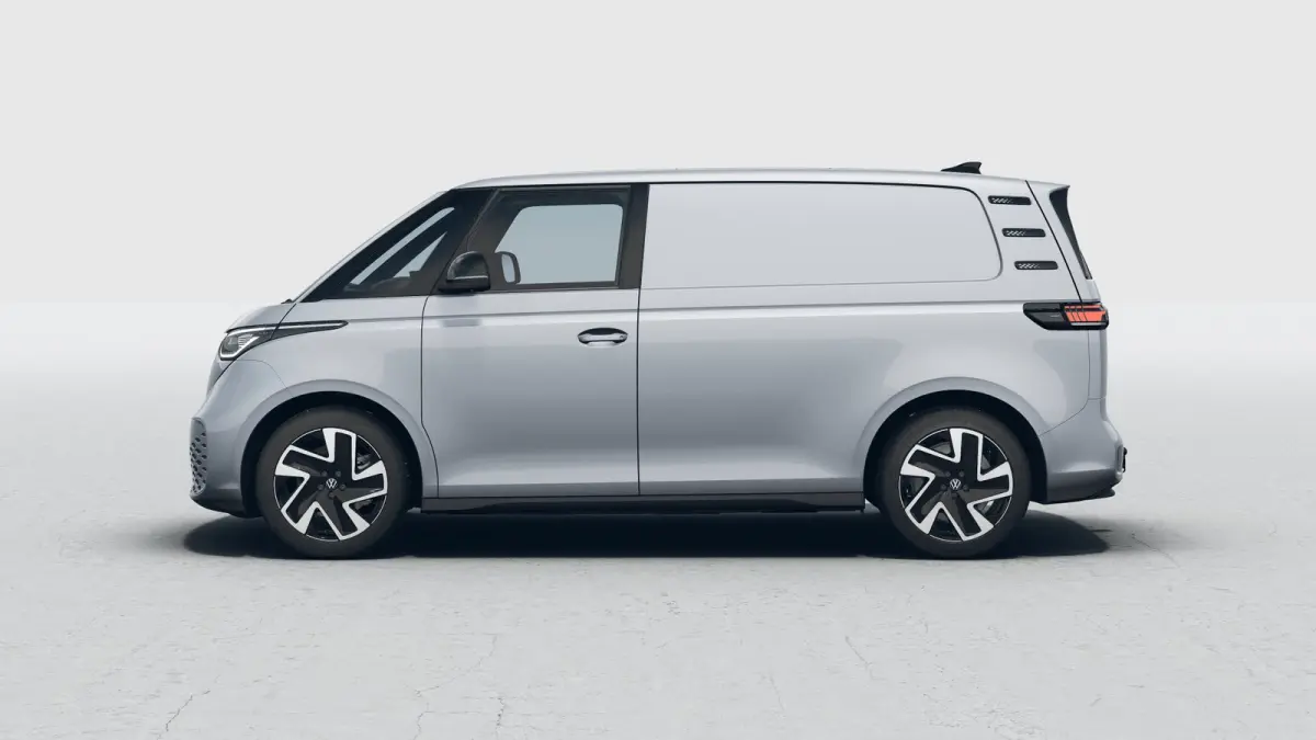 Bulli Limited Edition 79 kWh 4MOTION | €7000,- korting ! | Achteruitrijcamera | Trekhaak | Carplay | Voorstoelen verwarmd | Cruise Control adaptief | 20" Lichtmetalen Velgen | Metaalkleur 
