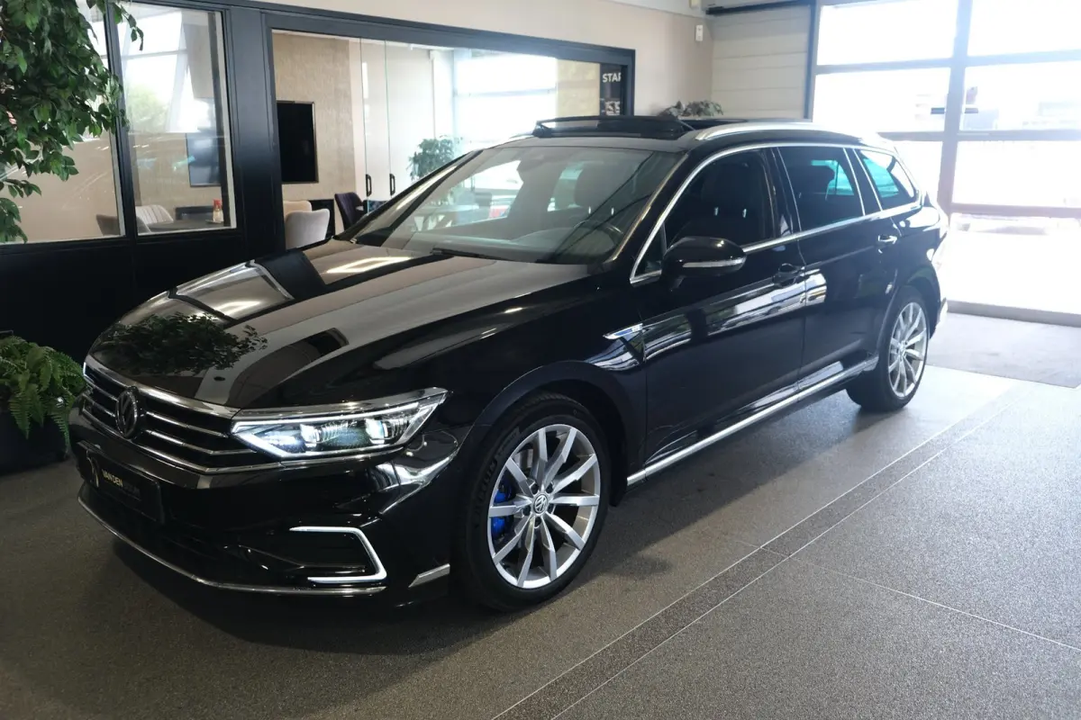 1.4 TSI PHEV GTE DSG 218 PK Pano Trek Virtual Navi Cam Acc