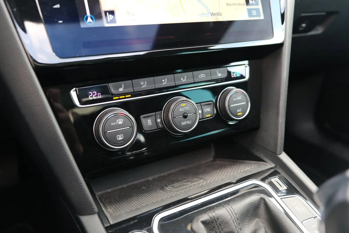 1.4 TSI PHEV GTE DSG 218 PK Pano Trek Virtual Navi Cam Acc
