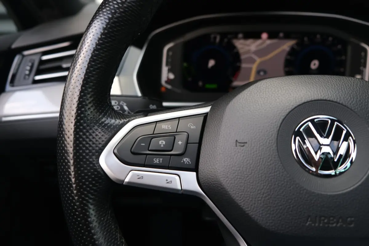 1.4 TSI PHEV GTE DSG 218 PK Pano Trek Virtual Navi Cam Acc