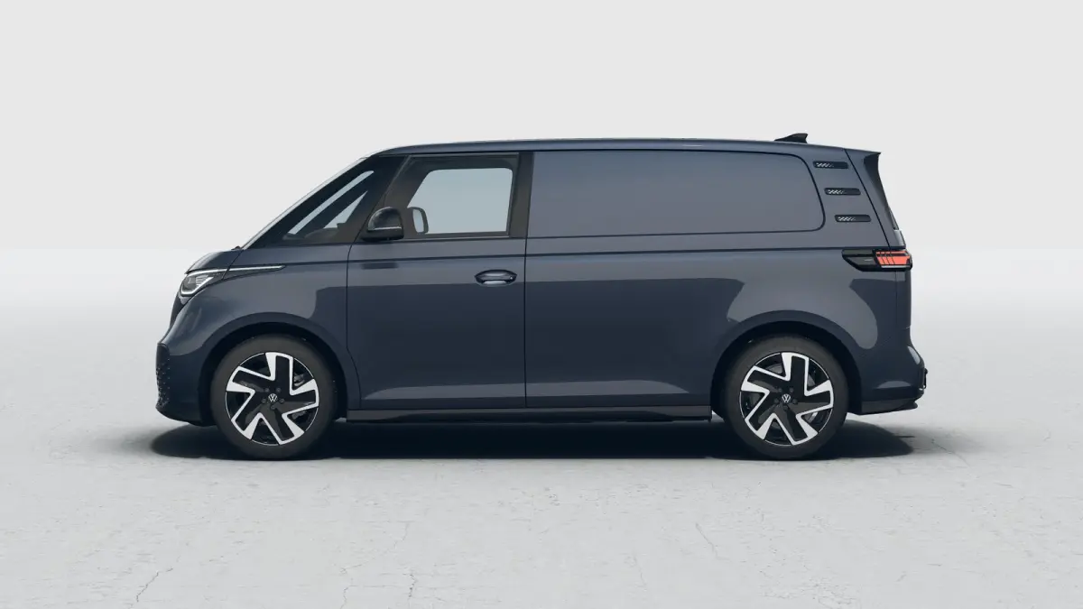Bulli Limited Edition 79 kWh 4MOTION | €7000,- korting ! | Achteruitrijcamera | Trekhaak | Carplay | Voorstoelen verwarmd | Cruise Control adaptief | 20" Lichtmetalen Velgen | Metaalkleur 