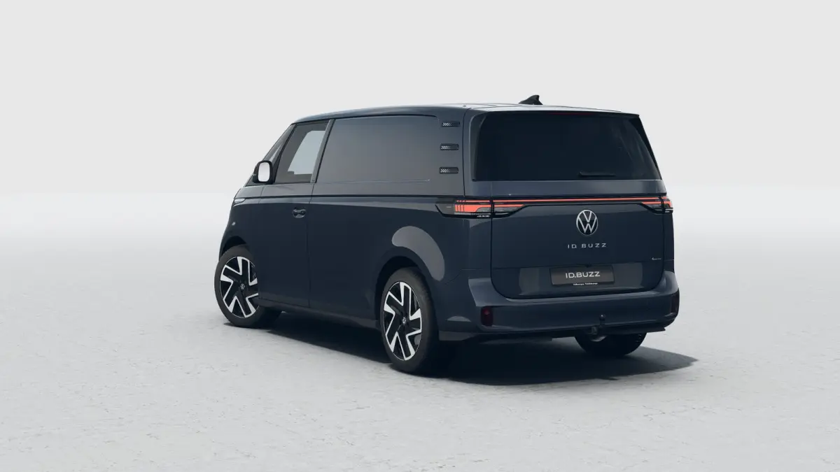 Bulli Limited Edition 79 kWh 4MOTION | €7000,- korting ! | Achteruitrijcamera | Trekhaak | Carplay | Voorstoelen verwarmd | Cruise Control adaptief | 20" Lichtmetalen Velgen | Metaalkleur 