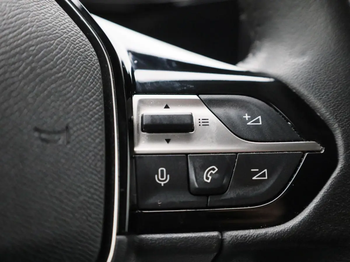 1.2 Allure Pack Business | Automaat |  Apple Carplay/Android Auto | Achteruitrijcamera  | Climate Control | Lichtmetalen Velgen |