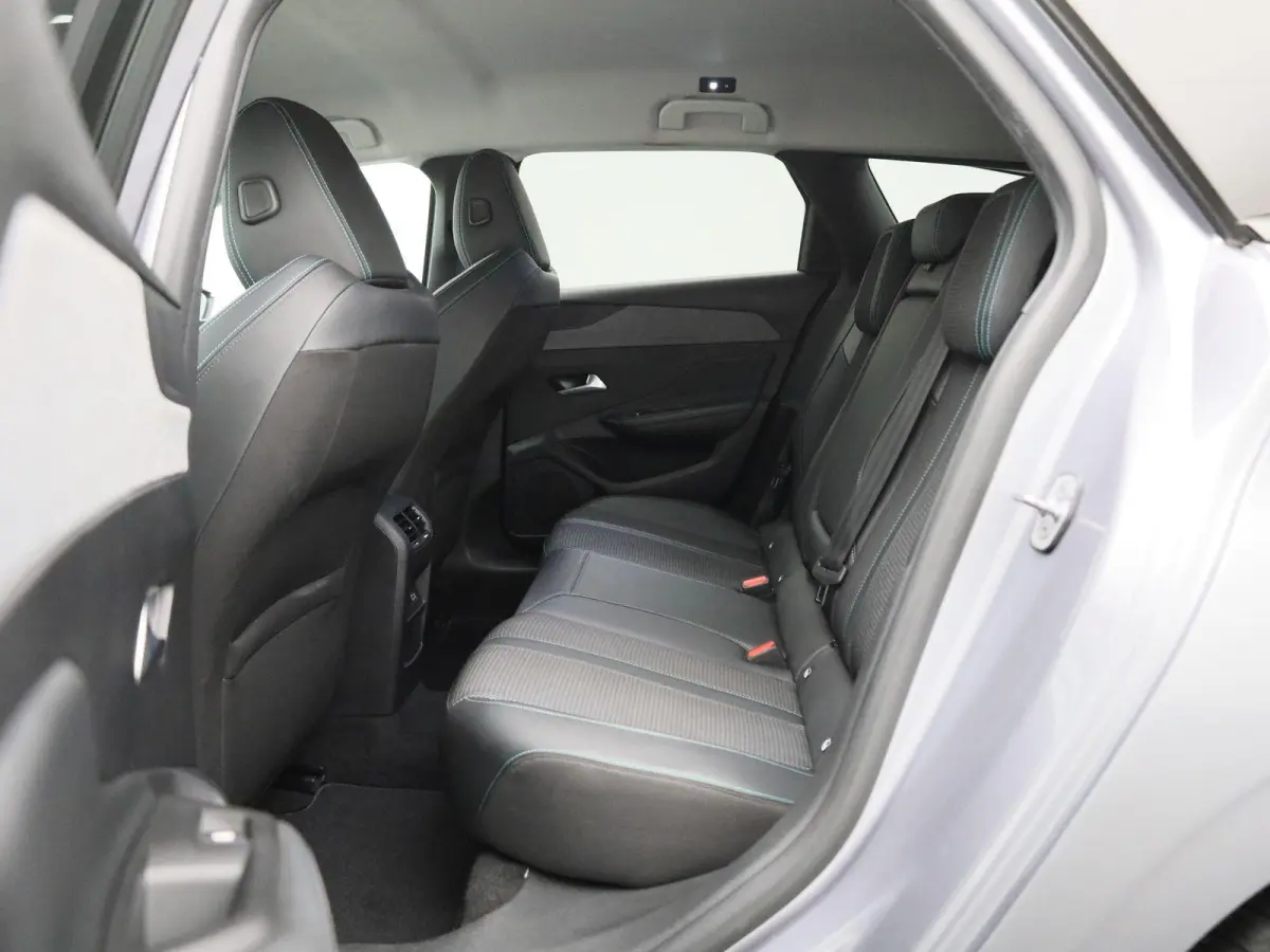 1.2 Allure Pack Business | Automaat |  Apple Carplay/Android Auto | Achteruitrijcamera  | Climate Control | Lichtmetalen Velgen |