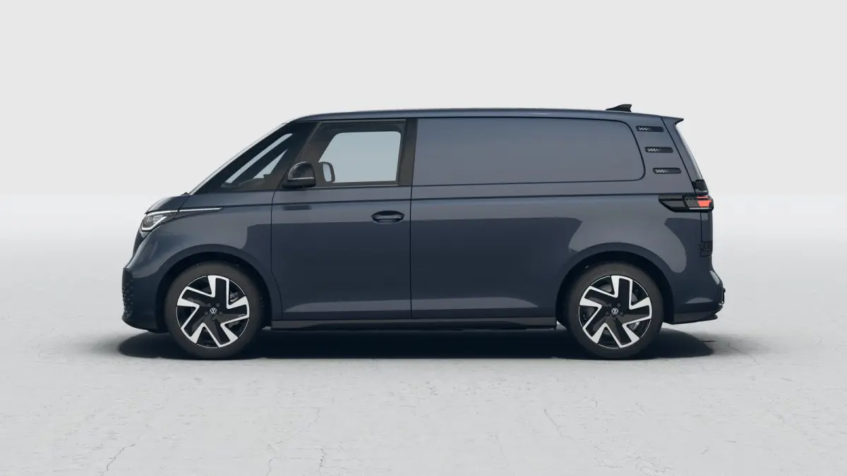 Bulli Limited Edition 79 kWh 4MOTION | €7000,- korting ! | Achteruitrijcamera | Trekhaak | Carplay | Voorstoelen verwarmd | Cruise Control adaptief | 20" Lichtmetalen Velgen | Metaalkleur 