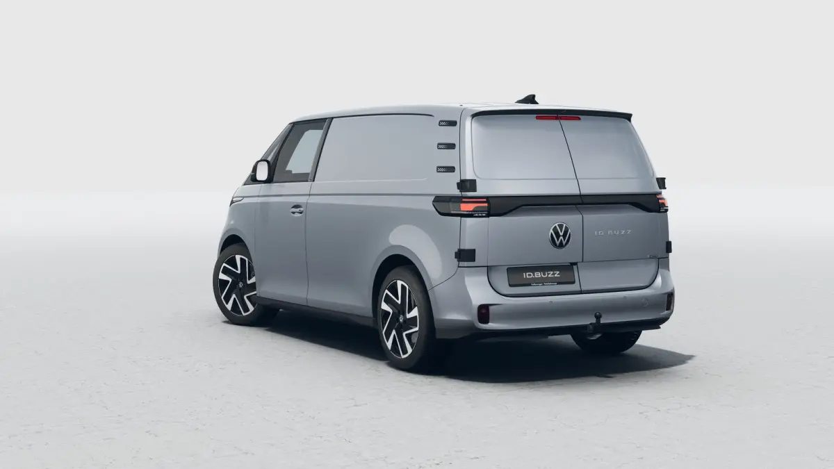 Bulli edition 79 kWh 4MOTION | €7000,- korting ! | Achteruitrijcamera | Trekhaak | Carplay | Voorstoelen verwarmd | Cruise Control adaptief | 20" Lichtmetalen Velgen | Metaalkleur | Matrix