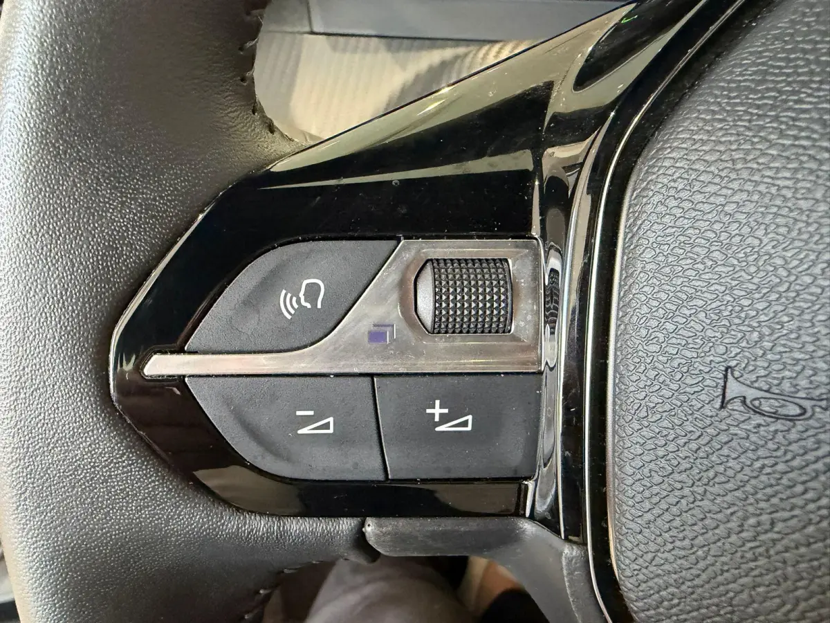 1.2 ACTIVE 101 PK | CARPLAY | ANDROID | CLIMATE CONTROL | CRUISE | NAV | 22 DKM!!!!