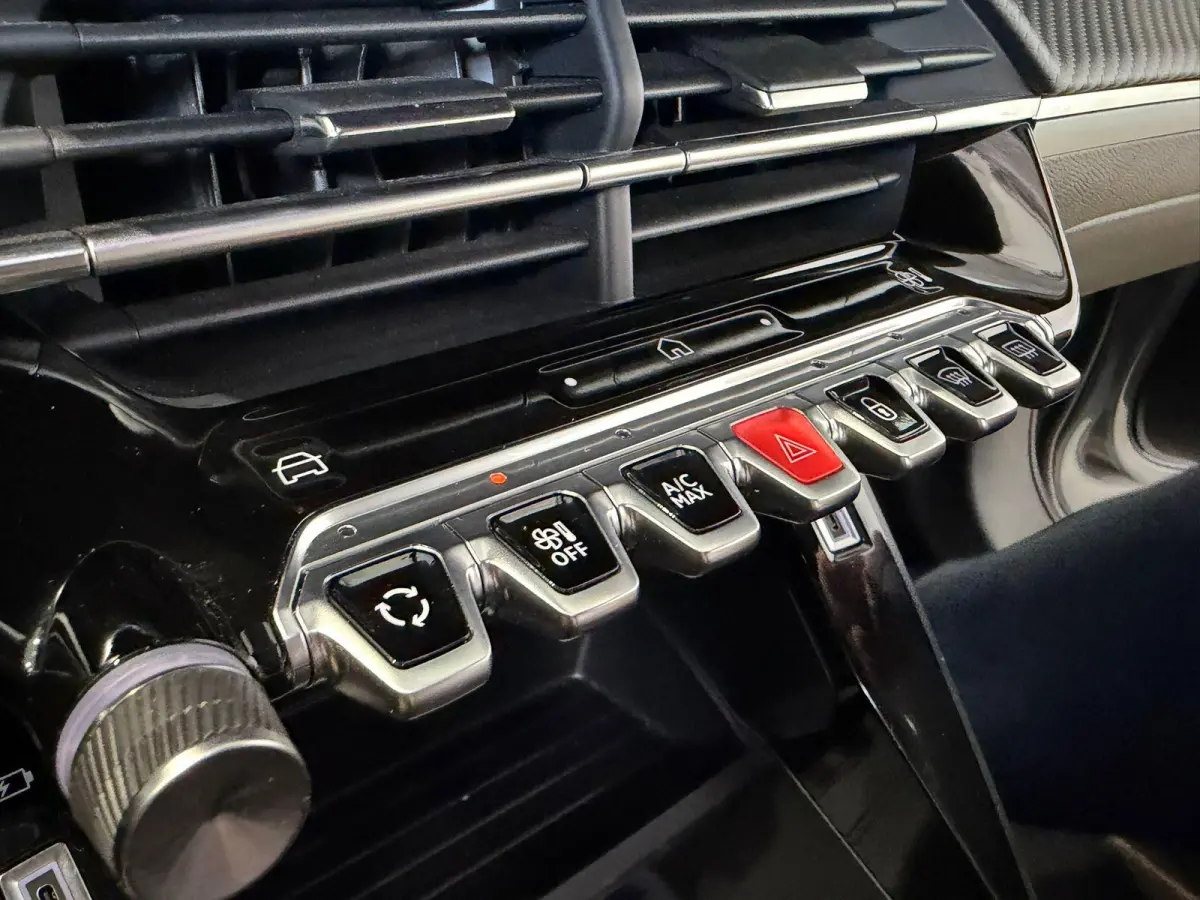 1.2 ACTIVE 101 PK | CARPLAY | ANDROID | CLIMATE CONTROL | CRUISE | NAV | 22 DKM!!!!