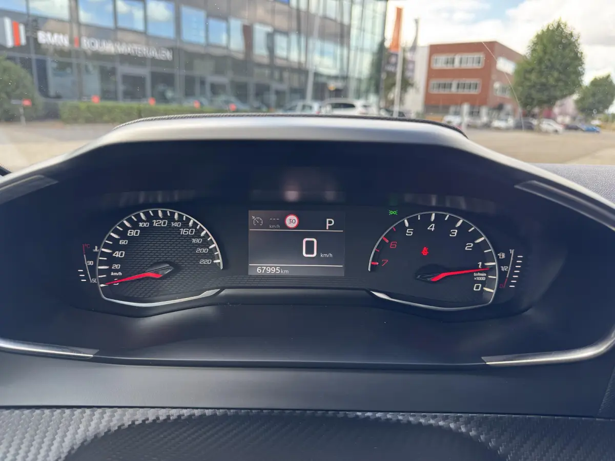PureTech 100 Active Pack l Automaat l Navigatie