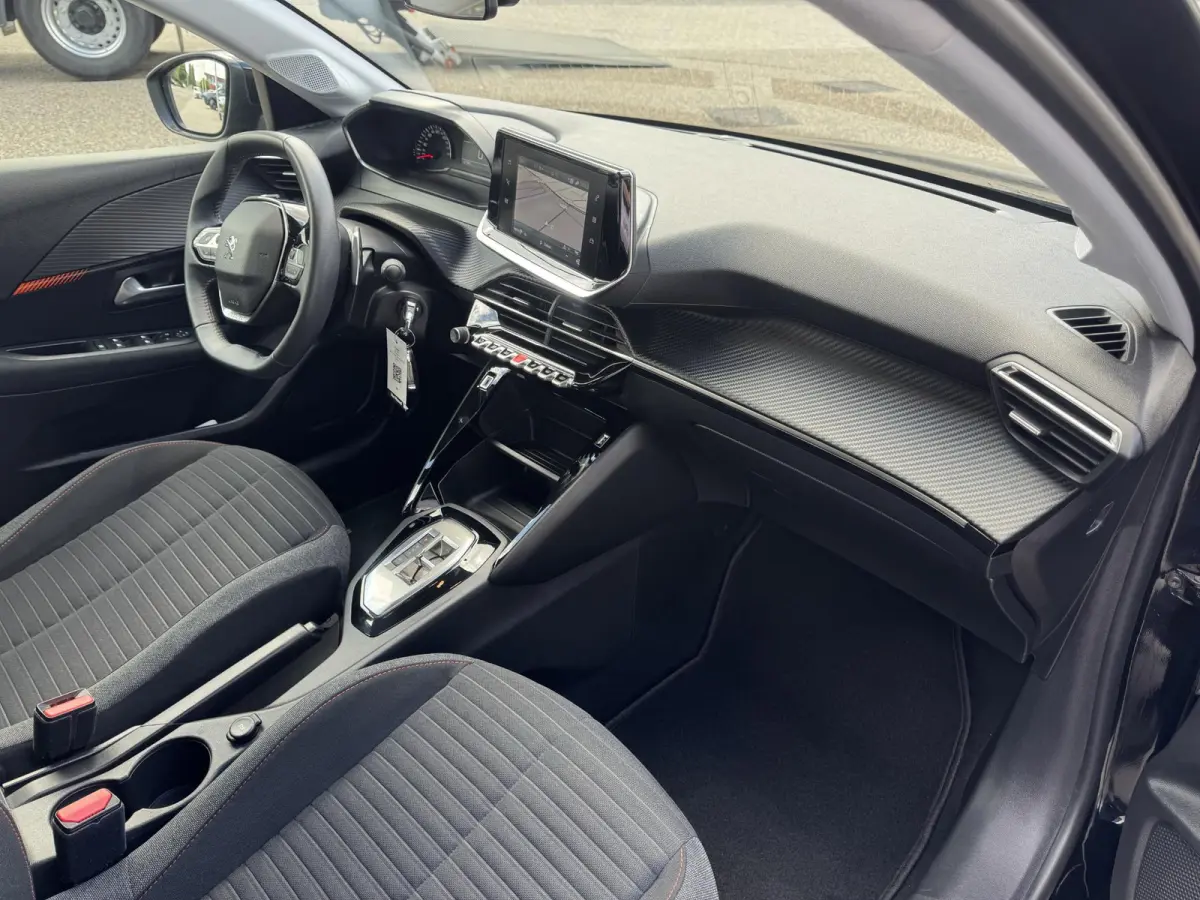 PureTech 100 Active Pack l Automaat l Navigatie