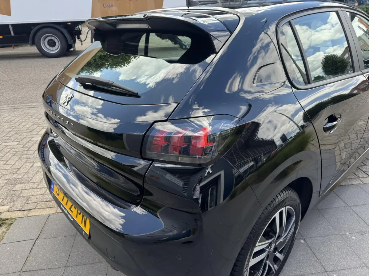 PureTech 100 Active Pack l Automaat l Navigatie