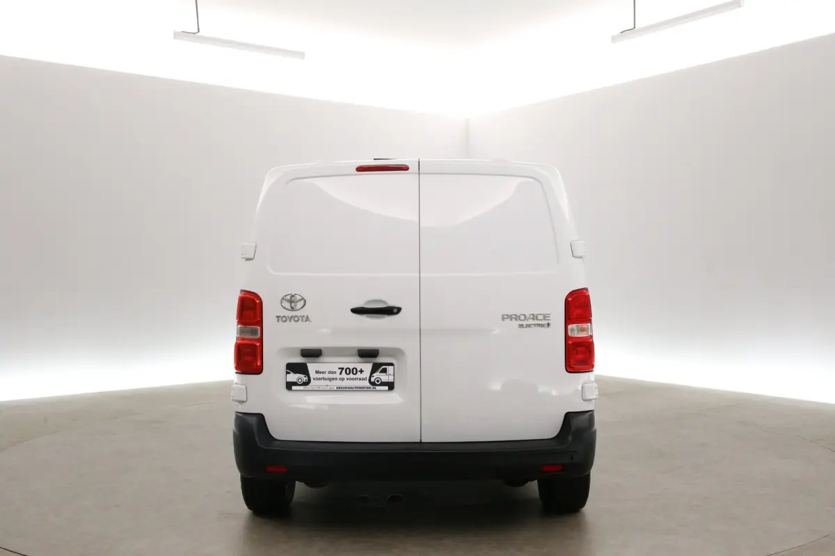 Electric 75 kWh L2H1 Range | Snelladen | SOH 99% | Airco | Cruise | 3 Zits | Carplay | Parkeersens.