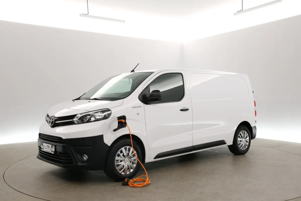 Electric 75 kWh L2H1 Range | Snelladen | SOH 99% | Airco | Cruise | 3 Zits | Carplay | Parkeersens.