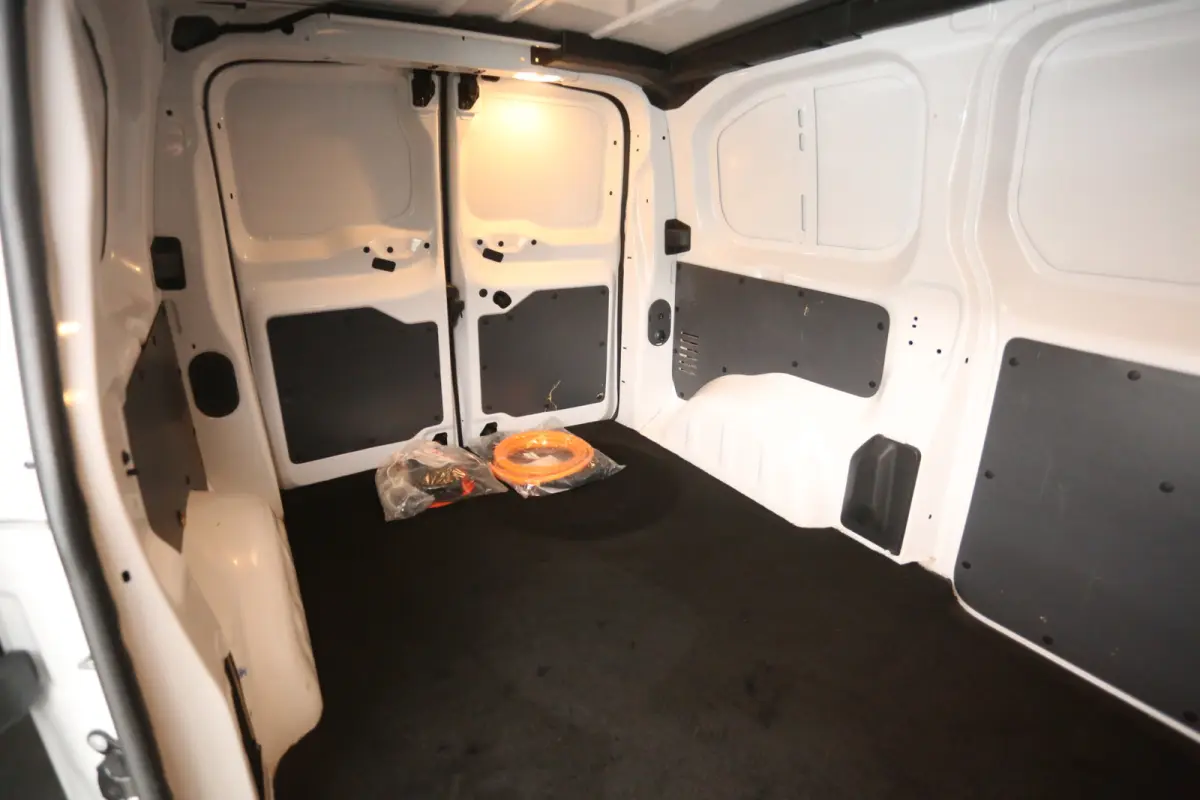 Electric 75 kWh L2H1 Range | Snelladen | SOH 99% | Airco | Cruise | 3 Zits | Carplay | Parkeersens.