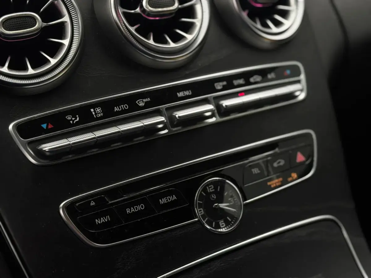 300 Prestige AMG (Goed OndH, Panorama, Burmester, Lane Assist, 360 Camera, SfeerV, StoelV, Etc)