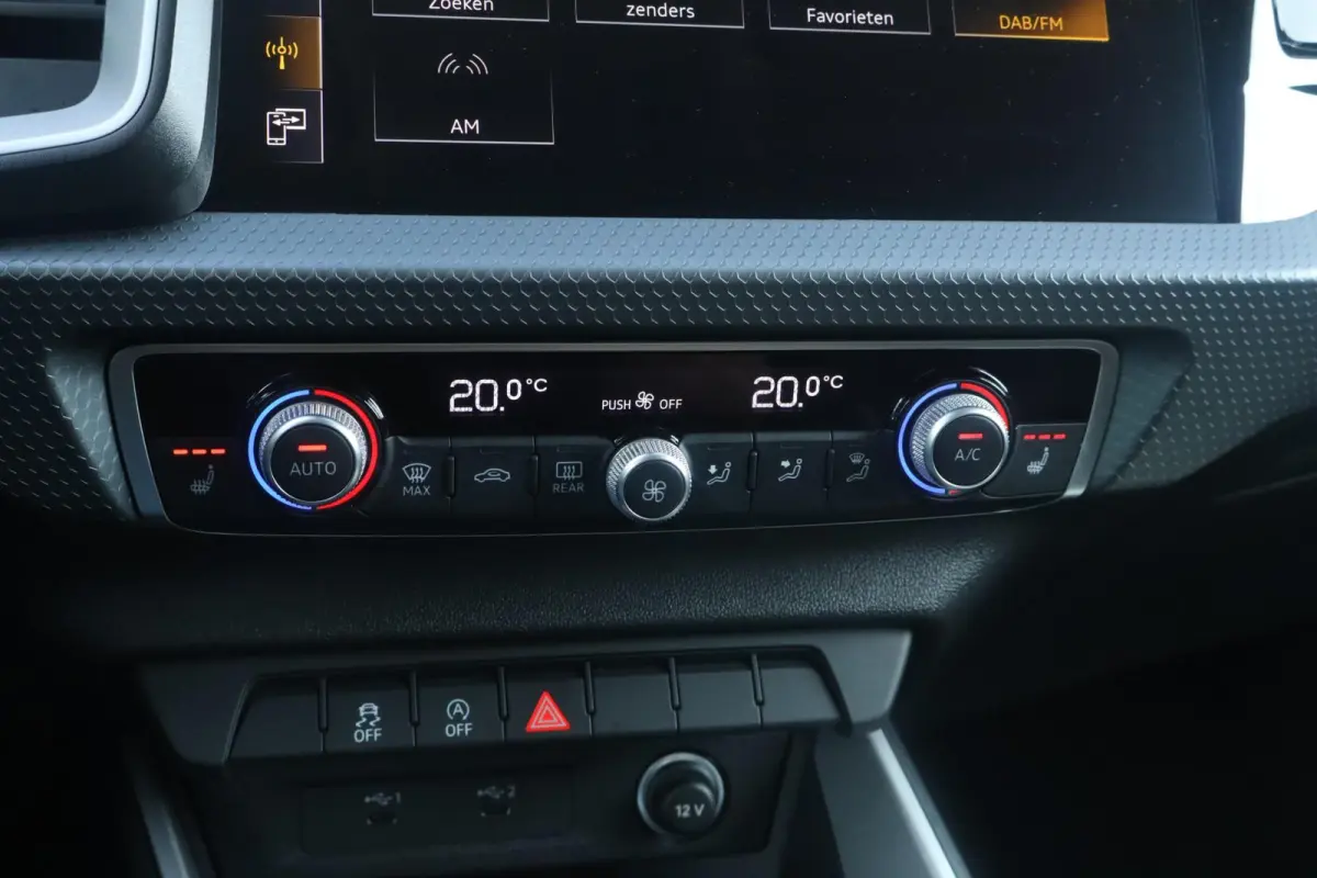30 TFSI 116pk S-tronic Epic | Stoelverwarming | Climate Control | Full LED | Sportstoelen