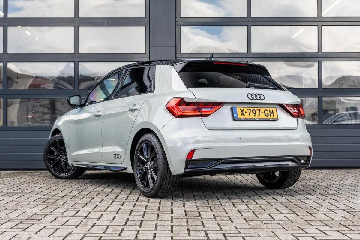 30 TFSI 116pk S-tronic Epic | Stoelverwarming | Climate Control | Full LED | Sportstoelen