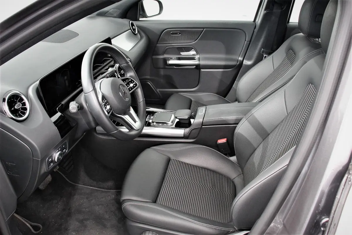200 Progressive Automaat Navigatie Climate control Cruise Control LED Elektrische Achterklep Lichtmetalen Velgen Camera