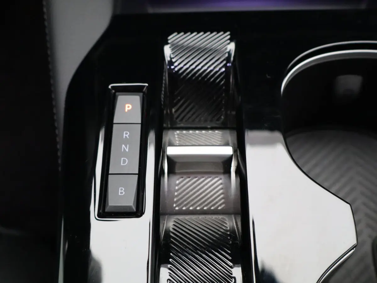 1.5 Hybrid Feel! | Parkeercamera | Climate Control |