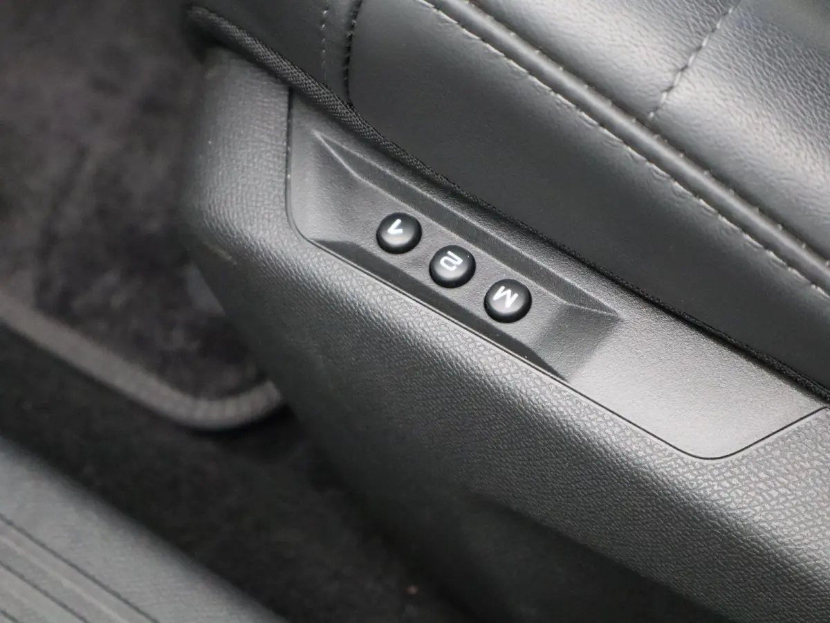 1.5 Hybrid Feel! | Parkeercamera | Climate Control |
