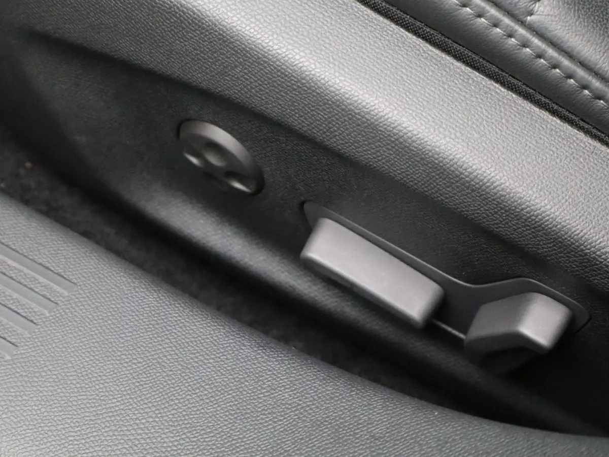 1.5 Hybrid Feel! | Parkeercamera | Climate Control |