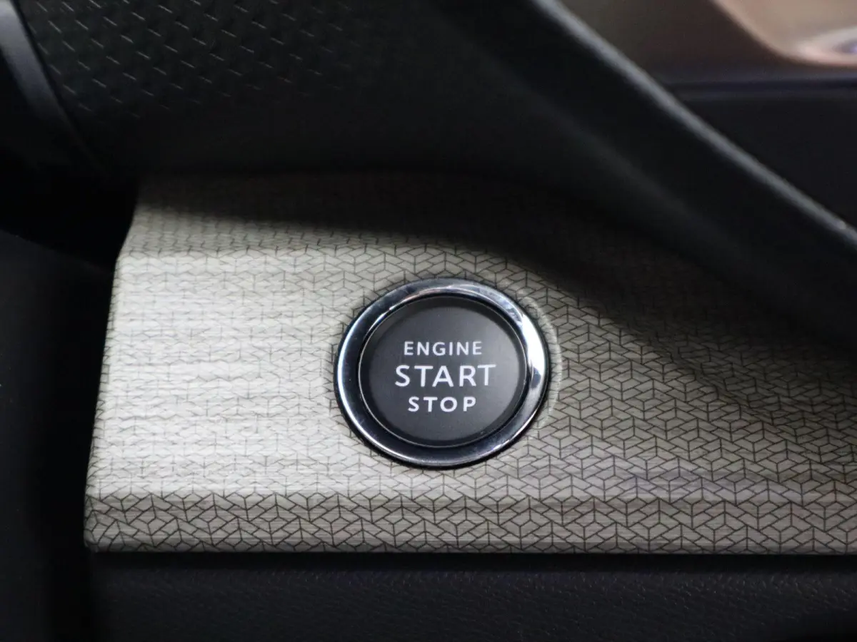 1.5 Hybrid Feel! | Parkeercamera | Climate Control |