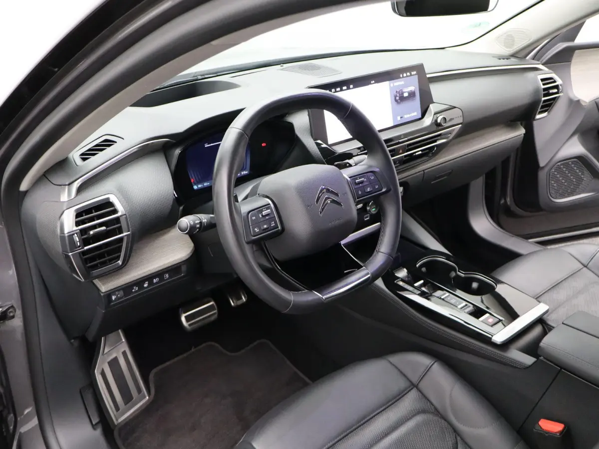 1.5 Hybrid Feel! | Parkeercamera | Climate Control |