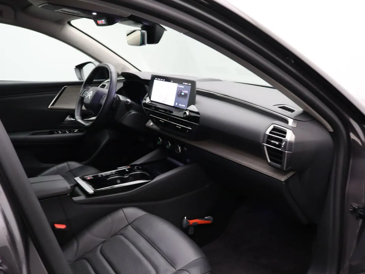 1.5 Hybrid Feel! | Parkeercamera | Climate Control |