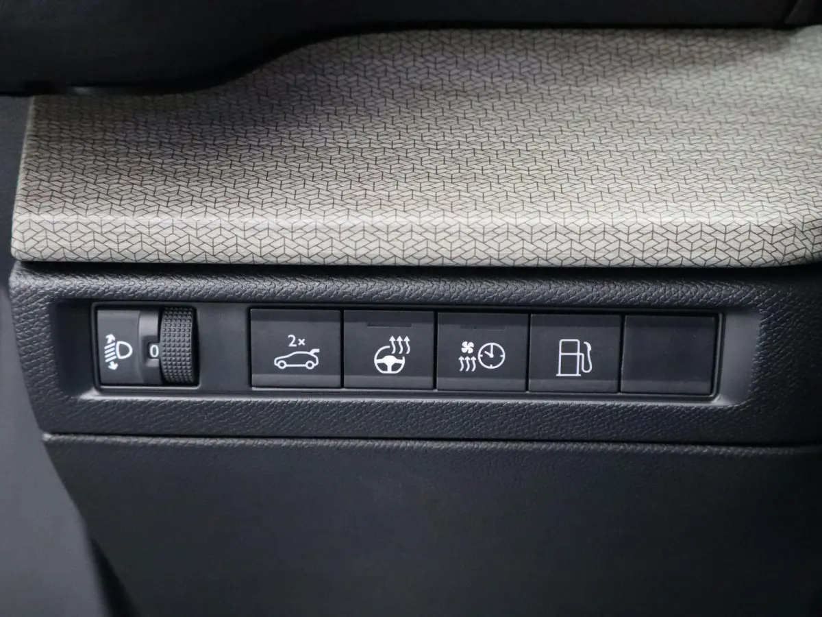 1.5 Hybrid Feel! | Parkeercamera | Climate Control |