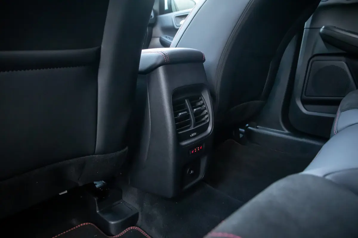 2.5 PHEV ST-Line X | Trekhaak | Panoramadak | Matrix LED | 20 inch