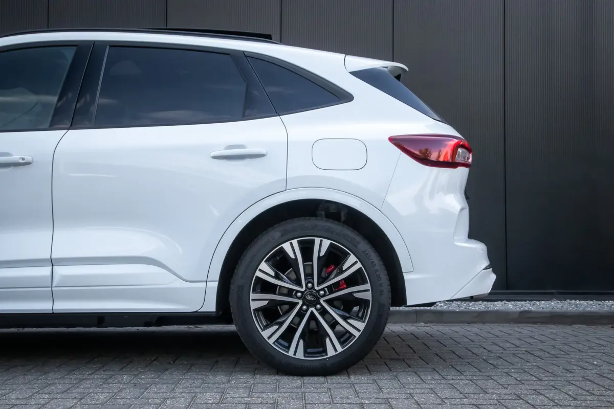 2.5 PHEV ST-Line X | Trekhaak | Panoramadak | Matrix LED | 20 inch