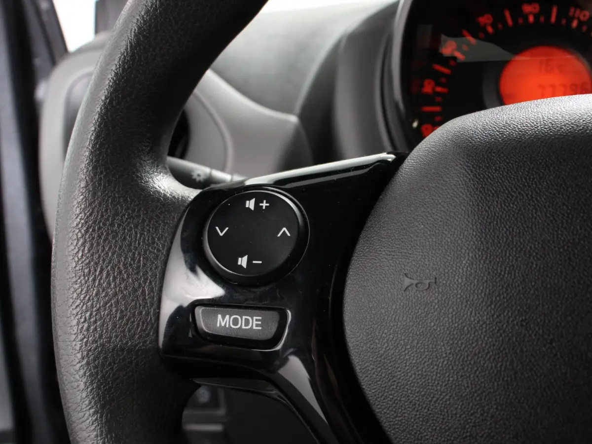 1.0 e-VTi Active Airco Bluetooth USB Led 5 deurs!