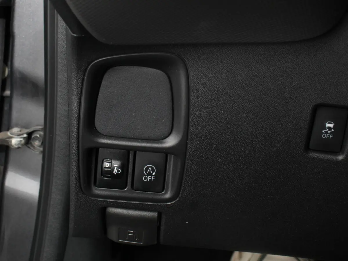 1.0 e-VTi Active Airco Bluetooth USB Led 5 deurs!