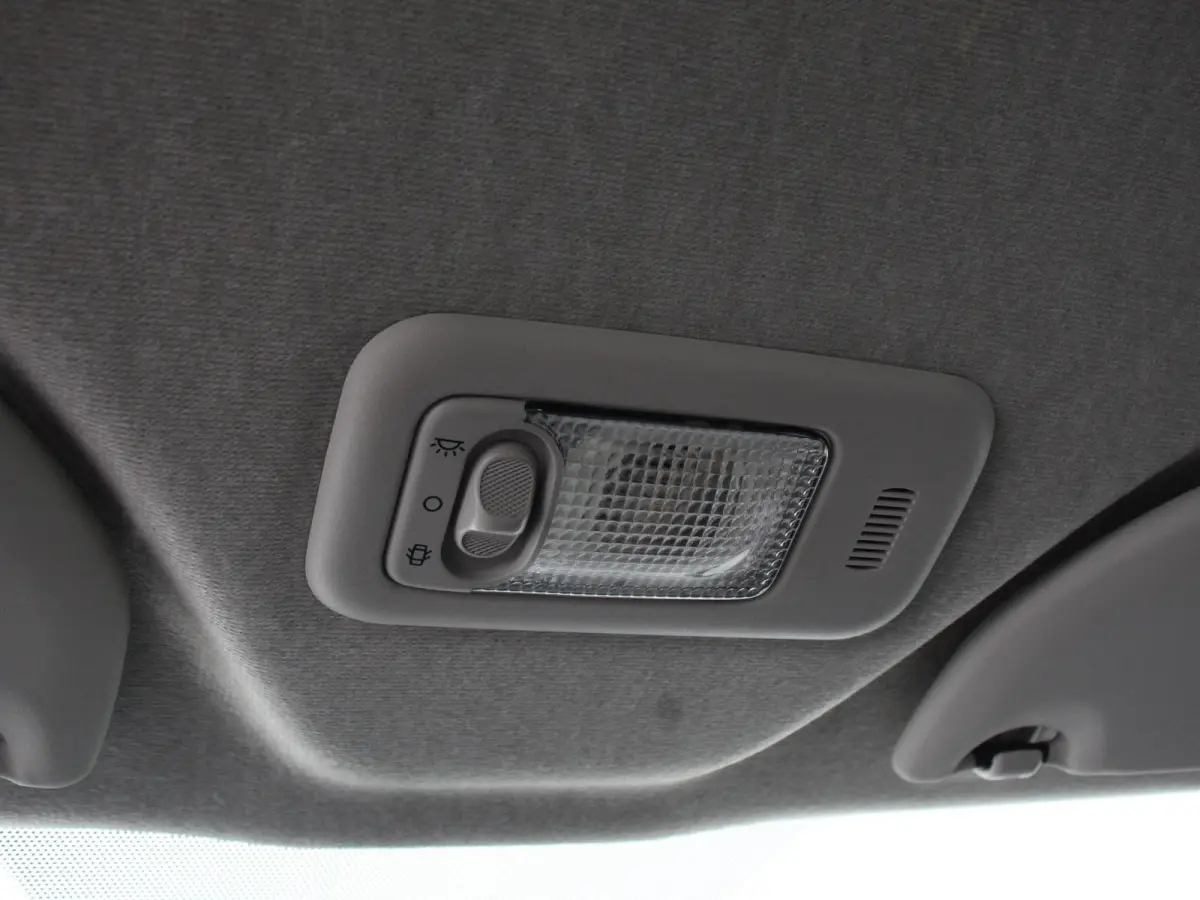 1.0 e-VTi Active Airco Bluetooth USB Led 5 deurs!