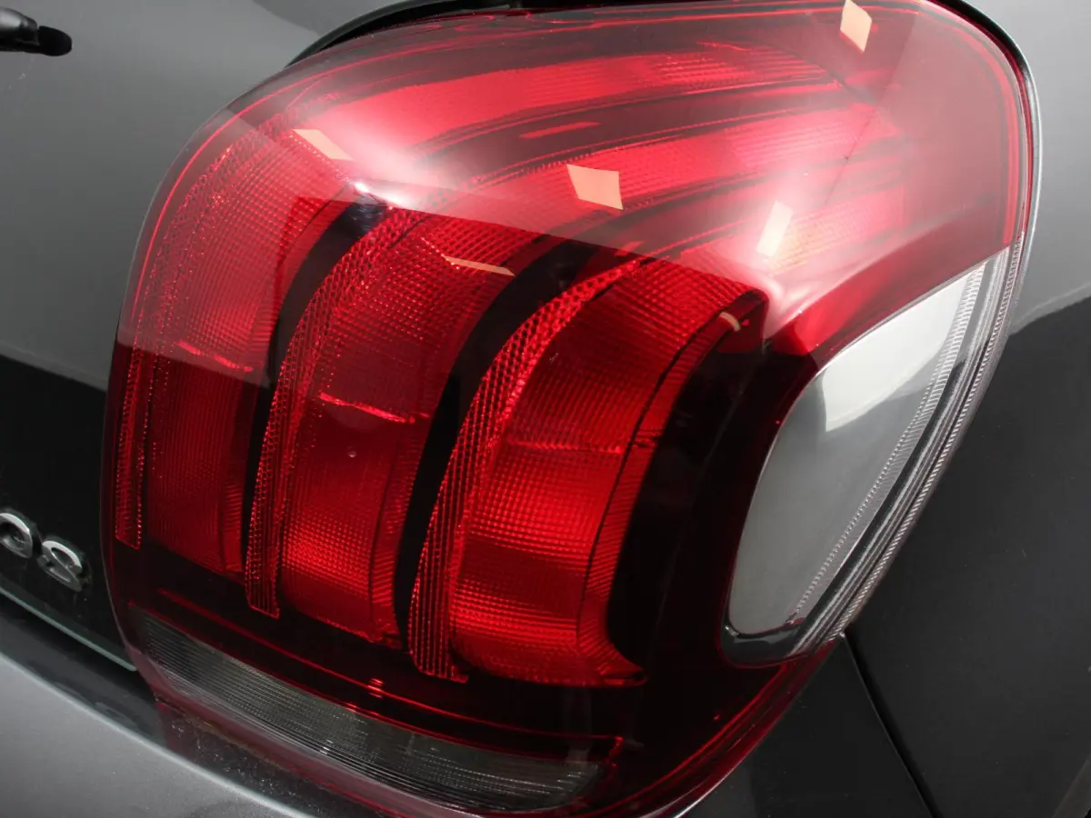 1.0 e-VTi Active Airco Bluetooth USB Led 5 deurs!
