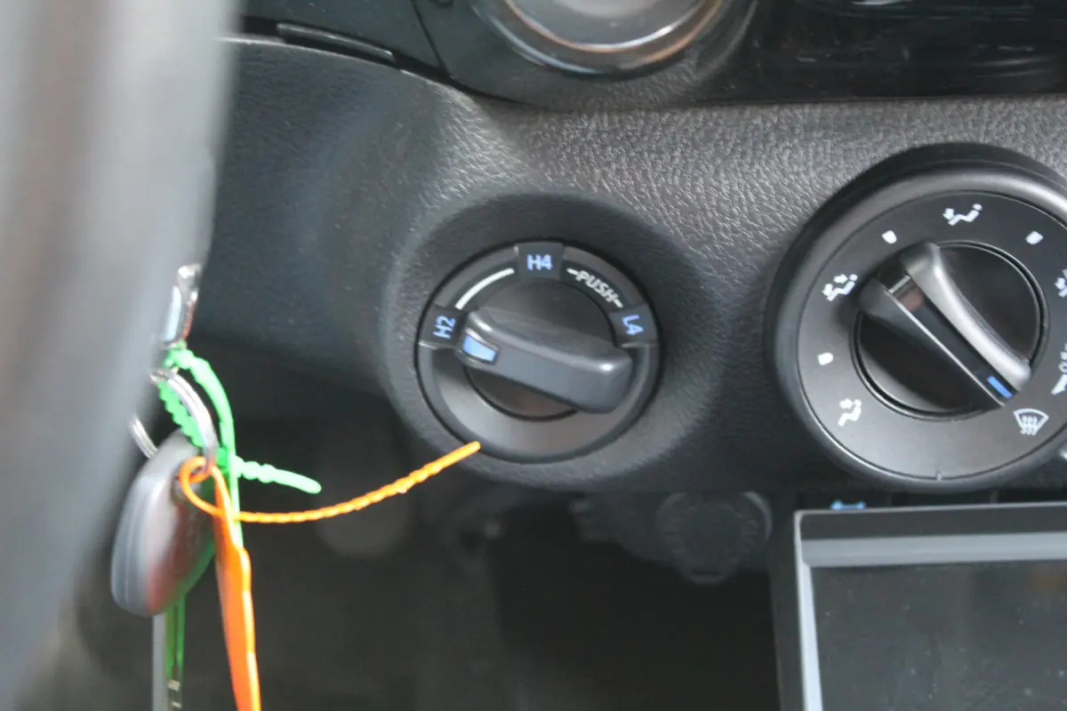 2.4 D-4D-F 150Pk 4x4 | Grijs kenteken | RIVAL + MEER EXTRA OPTIES